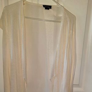 Light weight coverlet, white, long sleeves